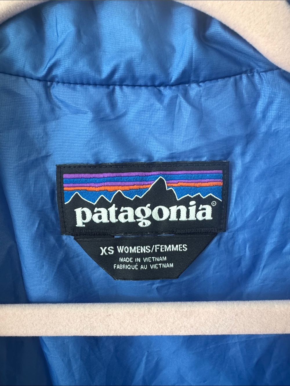 Patagonia Women’s Bright Blue Lightweight Quilted Puffer Jacket - Picture 3 of 6